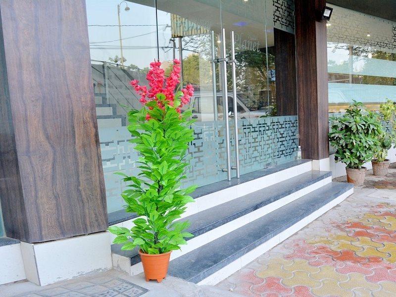 Hotel Planet Vadodara Exterior photo