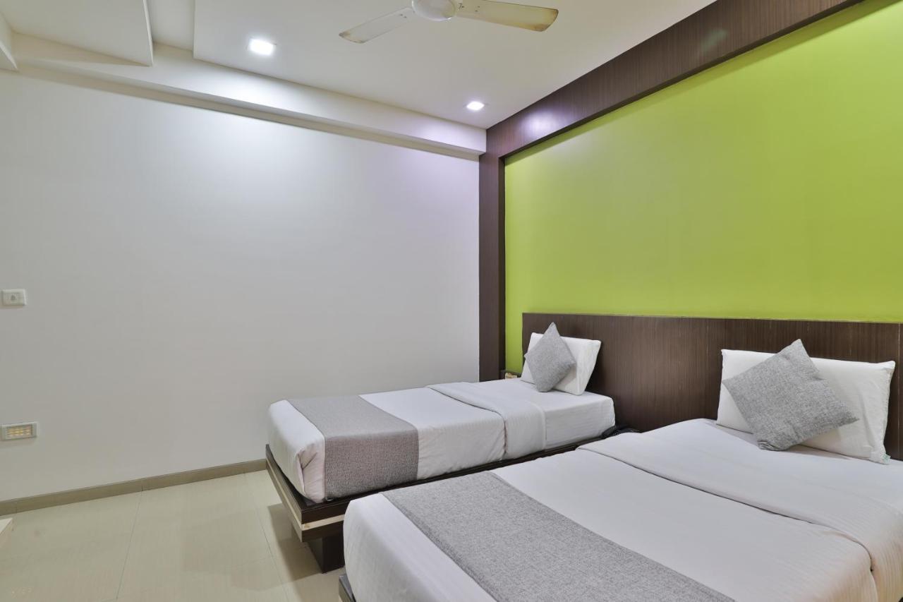 Hotel Planet Vadodara Exterior photo