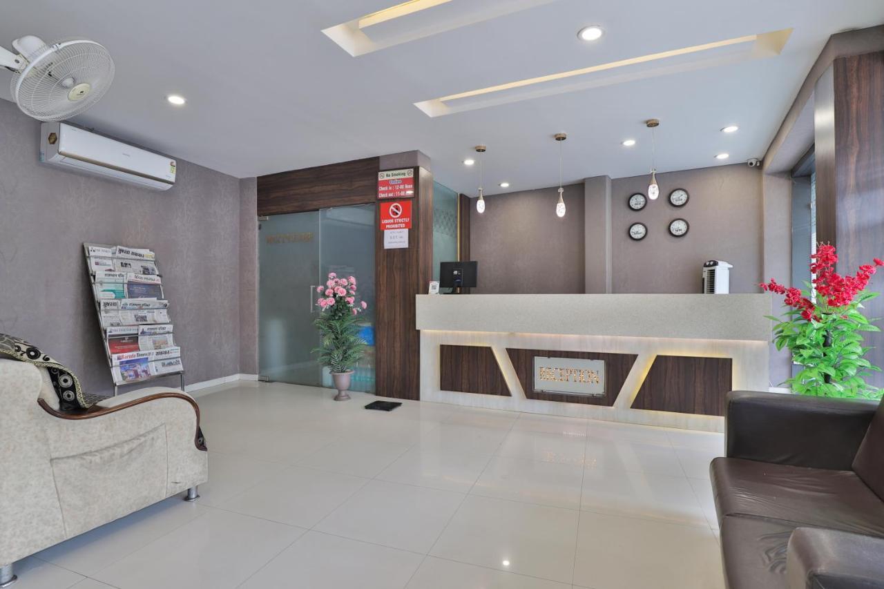 Hotel Planet Vadodara Exterior photo