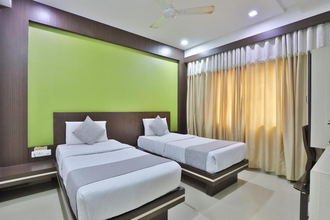 Hotel Planet Vadodara Exterior photo
